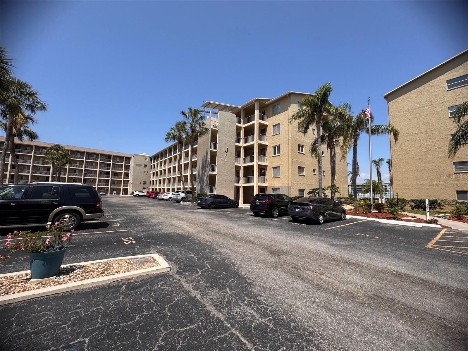 Property Photo:  3647 Lake Bayshore Drive J416  FL 34205 