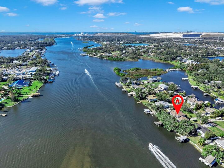 Property Photo: 9211 River Cove Drive FL 33578