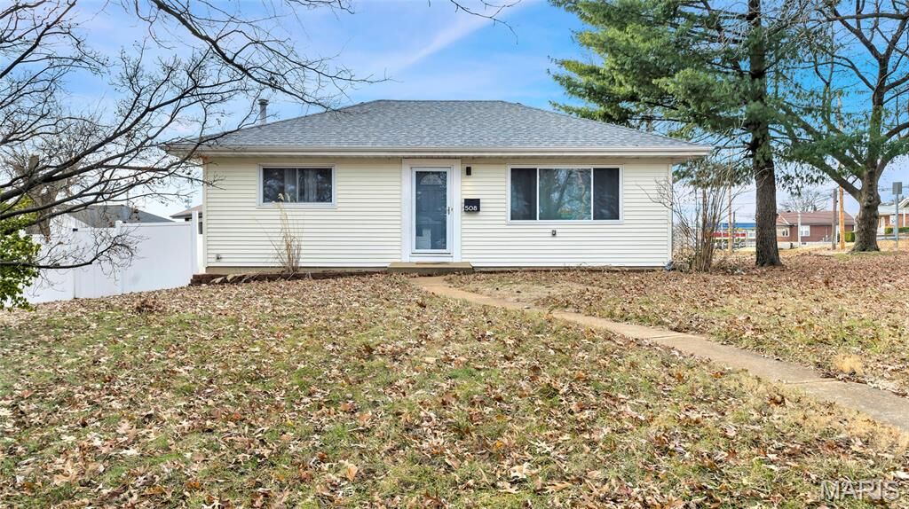 Property Photo:  508 Nannette Drive  MO 63125 