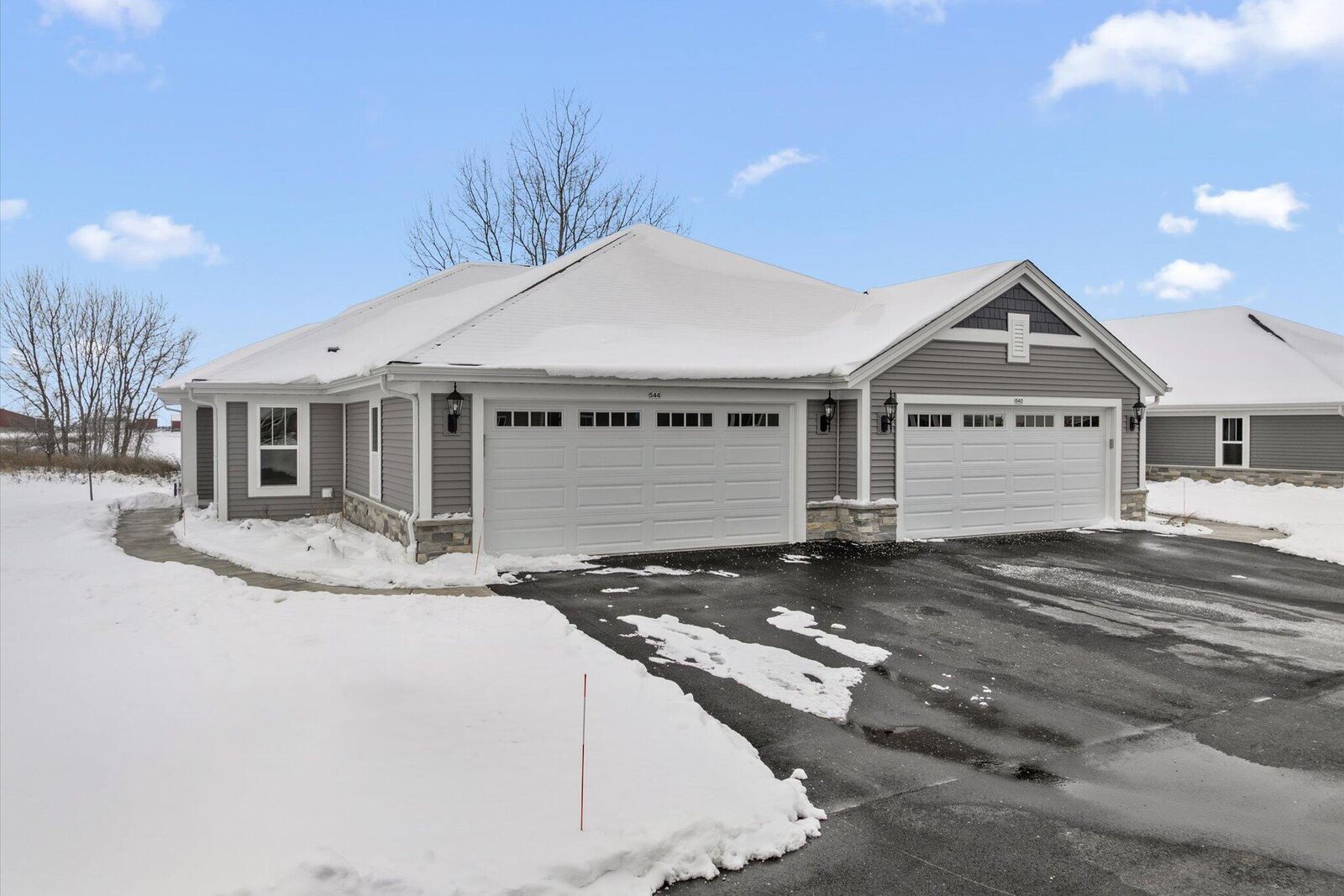 Property Photo:  544 Hunter Oaks Blvd 0601  WI 53094 