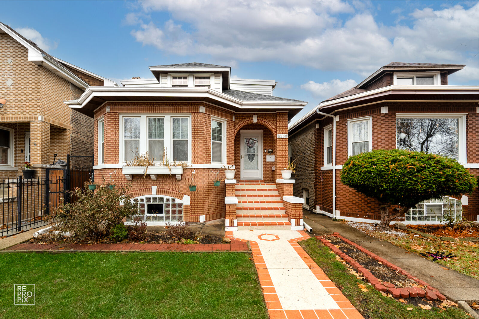 Property Photo:  5250 W Drummond Place  IL 60639 