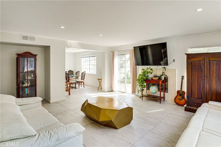 Property Photo:  2106 Nelson Avenue B  CA 90278 