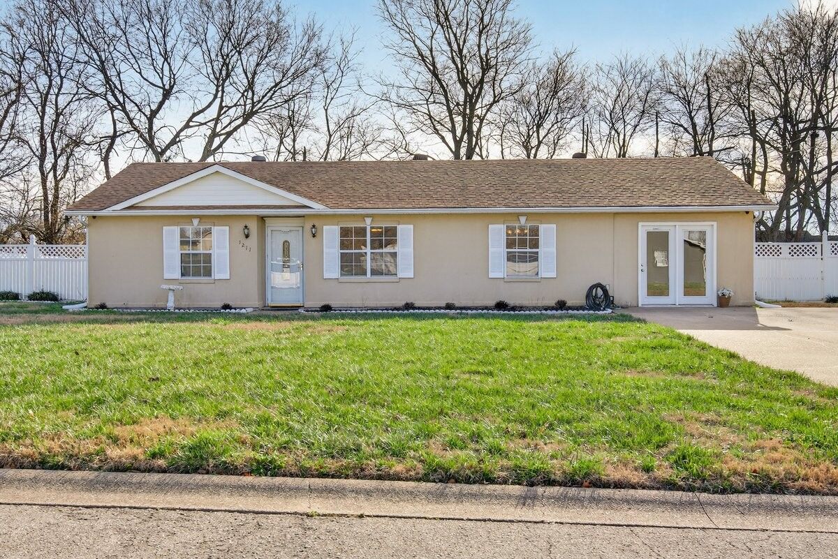 Property Photo: 1211 Patton Pl KY 42262