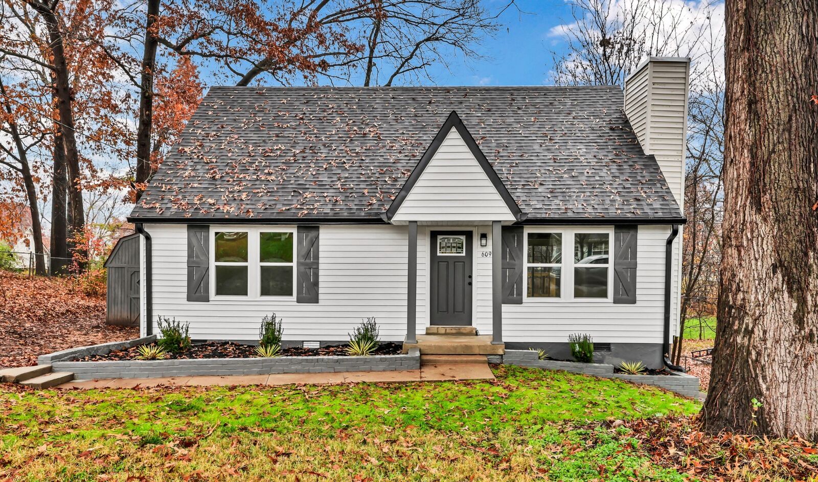 Property Photo:  609 Bay Ln  TN 37042 