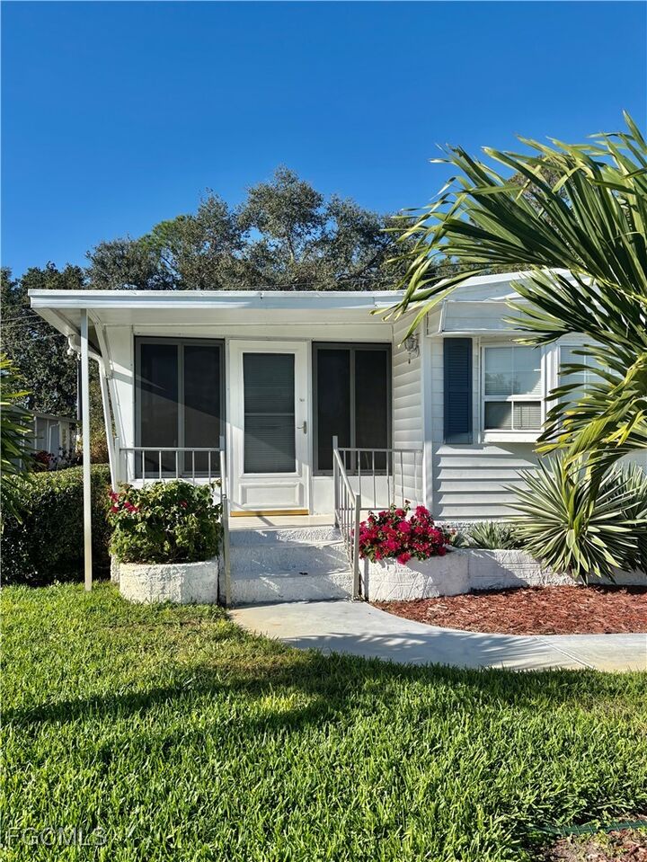 Property Photo:  341 Shrub Lane S  FL 33917 