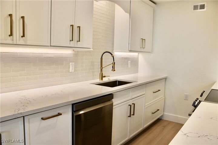 Property Photo:  333 Harbour Drive 109  FL 34103 