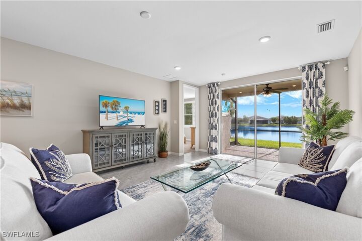 Property Photo: 14558 Edgewater Circle FL 34114