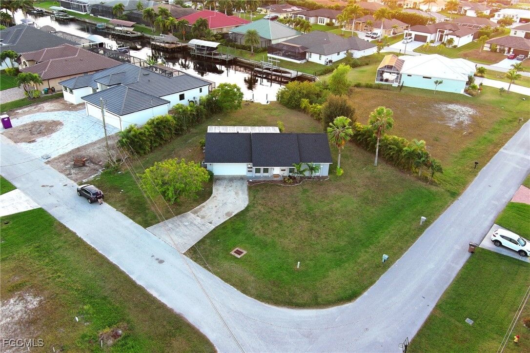 Property Photo:  2618 SW 32nd Lane  FL 33914 