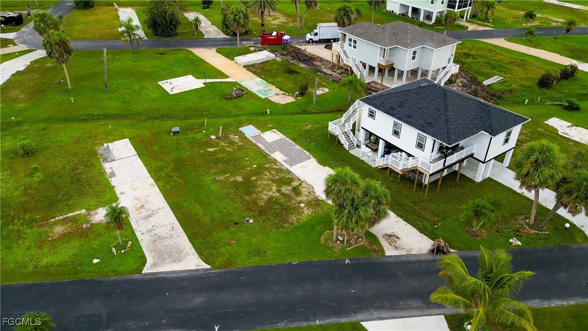 Property Photo: 13660 Gannet Drive FL 33908