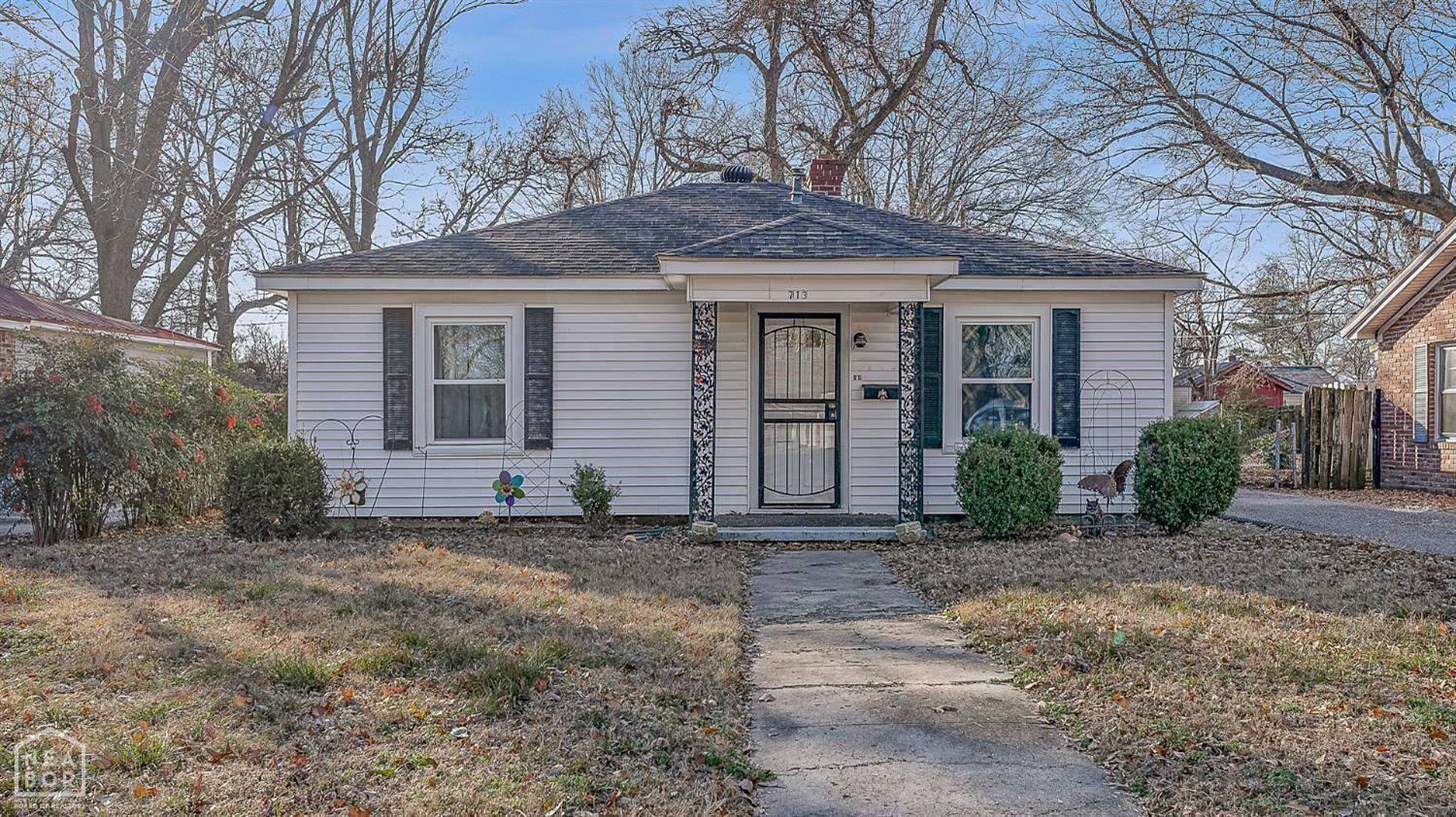 Property Photo: 713 SE Parkway Drive AR 72315