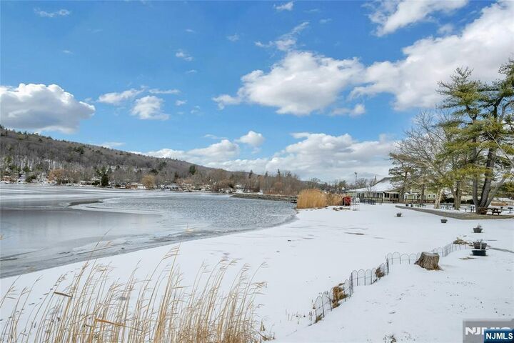 Property Photo:  32 Overlook Road  NJ 07480 