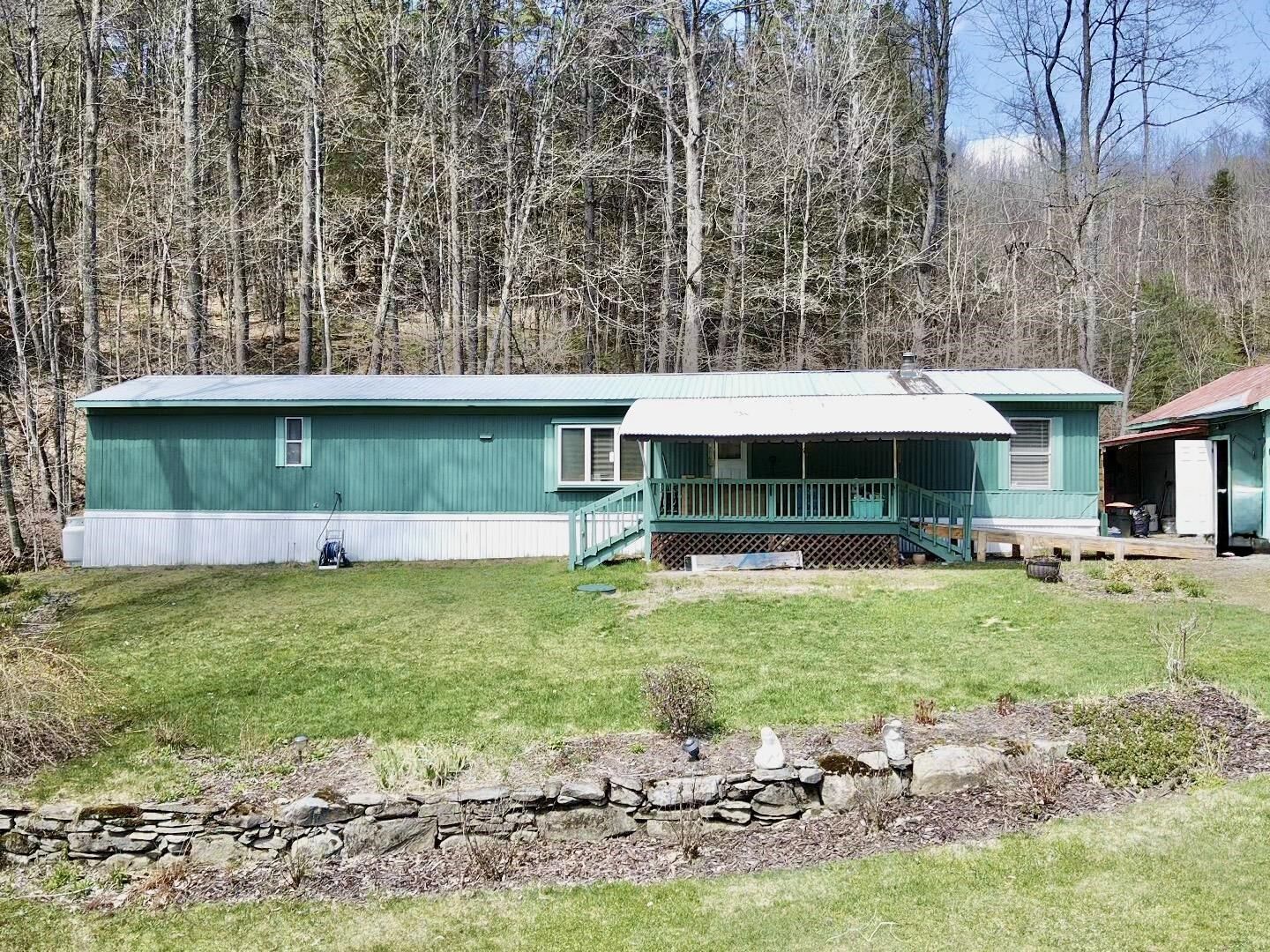 Property Photo:  39 Ravenwood Road  VT 05083 