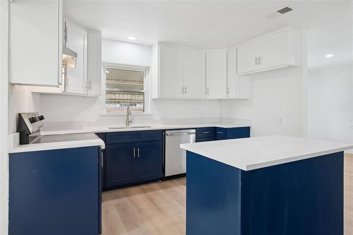 Property Photo: 3606 Texas Drive TX 75211