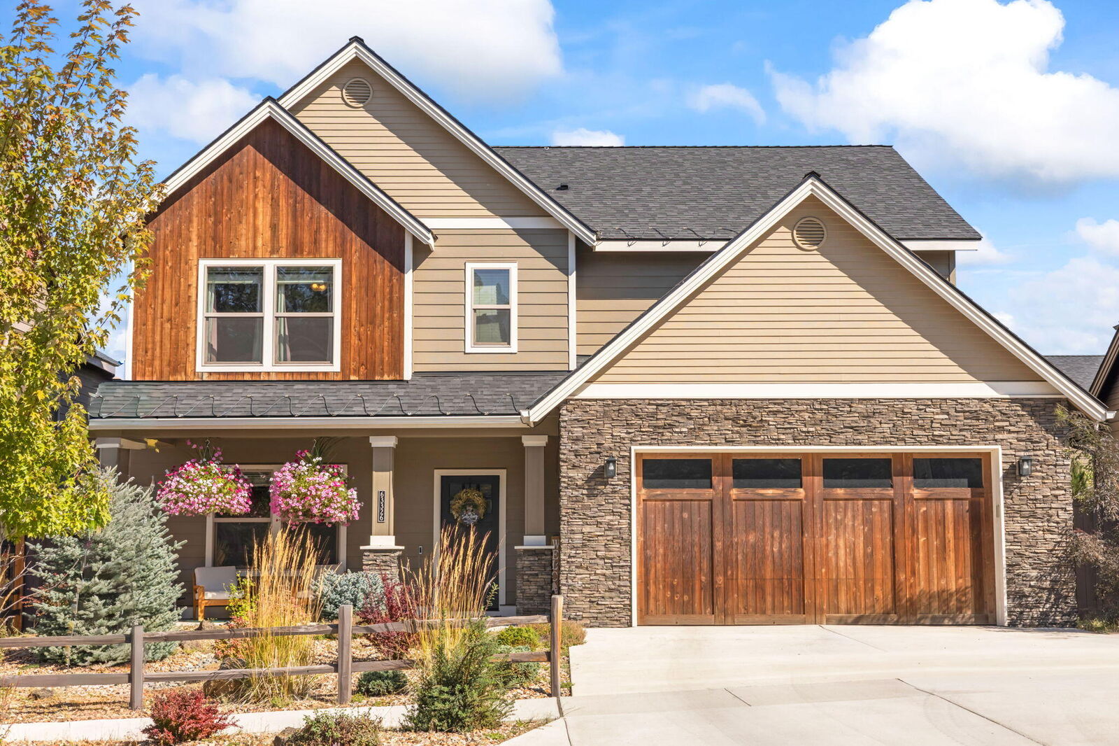 Property Photo:  63326 Thoroughbred Place  OR 97703 