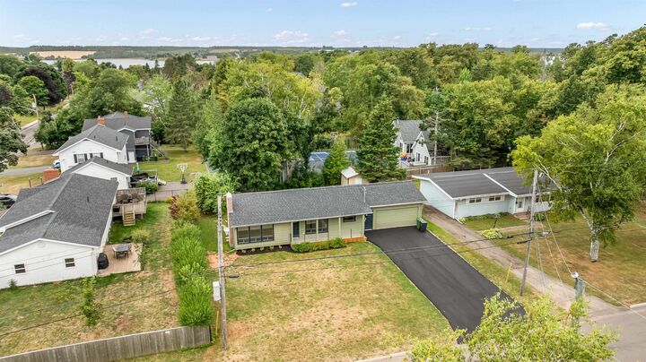 Property Photo: 7 Edinburgh Drive PE C1A 3E7