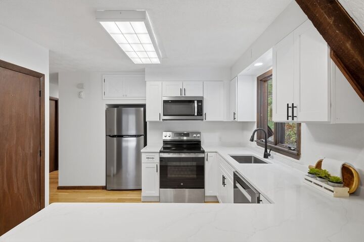Property Photo:  62 Brook St  MA 01827 