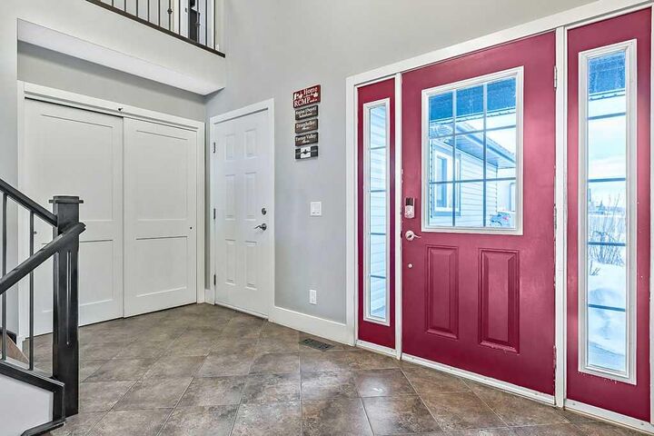 Property Photo:  605 Sunrise Close  AB T0L 2A0 