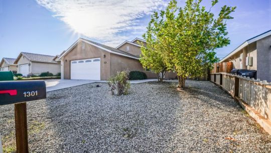 Property Photo:  1305 Sims St  CA 93555 