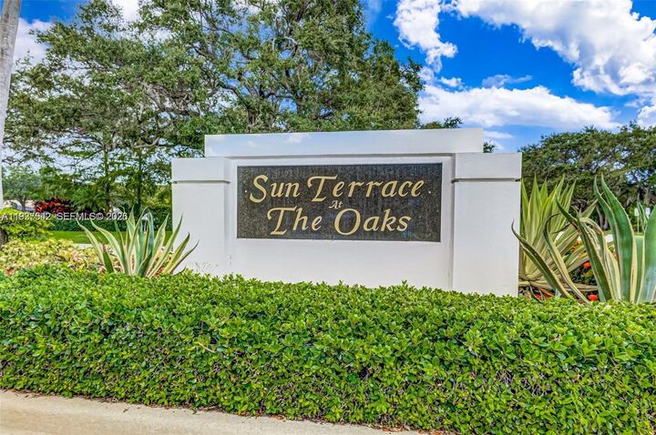 Property Photo: 7102 Geminata Oak Ct 7102 FL 33410