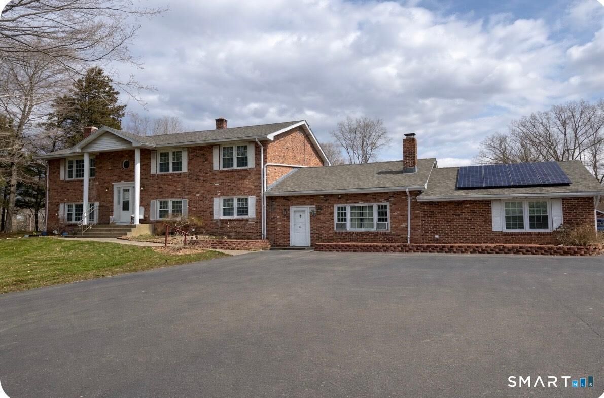Property Photo:  158 Leetes Island Road  CT 06405 