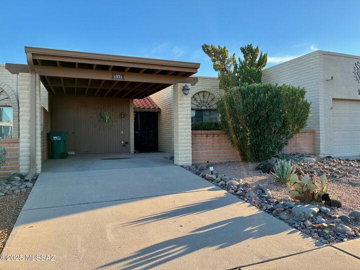 Property Photo: 1571 W Calle De Plata AZ 85622