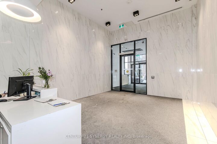 Property Photo:  203 Catherine Street 1209  ON K2P 1J5 