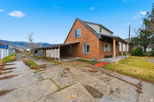 Property Photo:  740 N 1100 W  UT 84087 