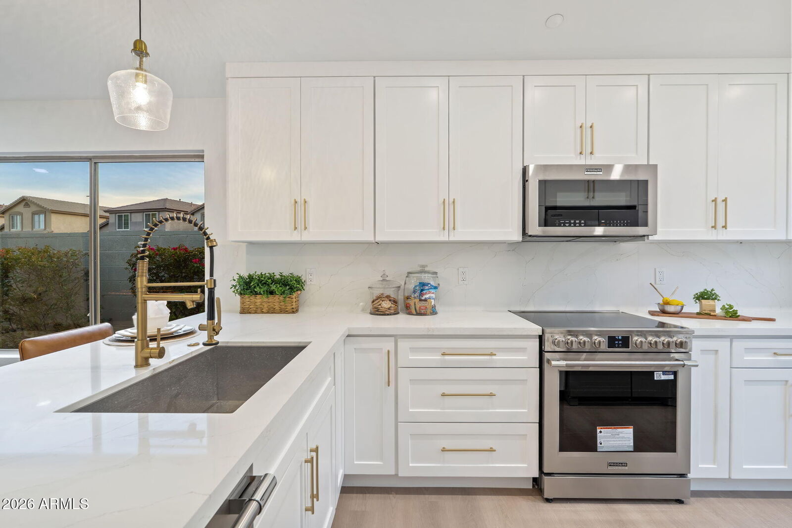 Property Photo: 15215 N 104th Place AZ 85255