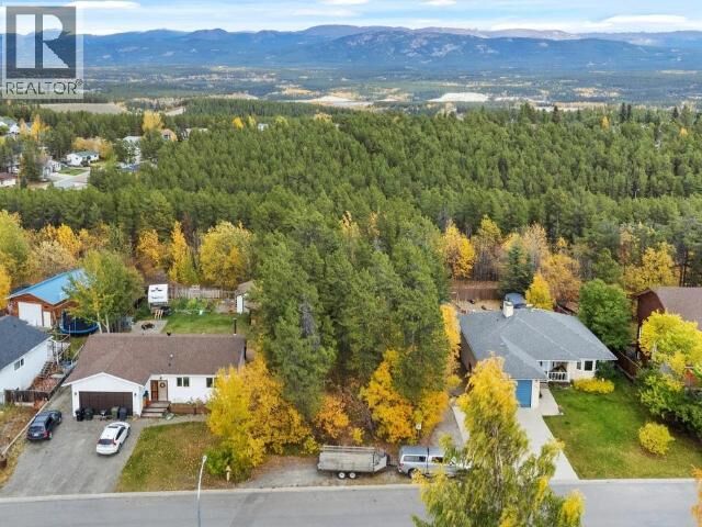 Property Photo:  540 Grove Street  YT Y1A 5X9 