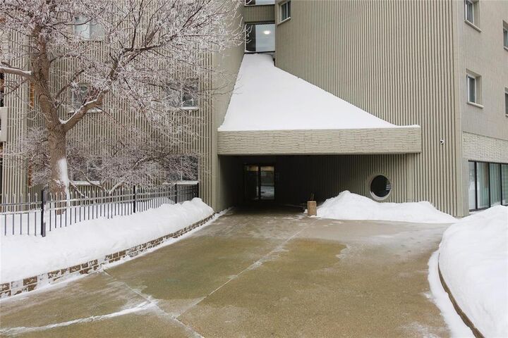 Property Photo:  3000 Pembina Highway  MB R3T 3Z2 