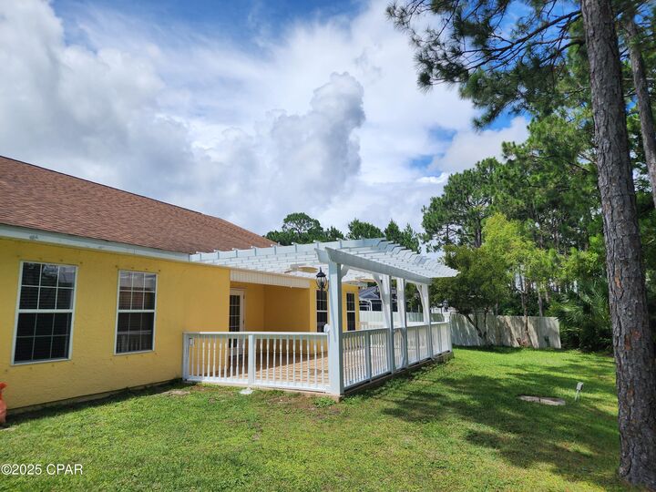 Property Photo:  121 Biltmore Place  FL 32413 