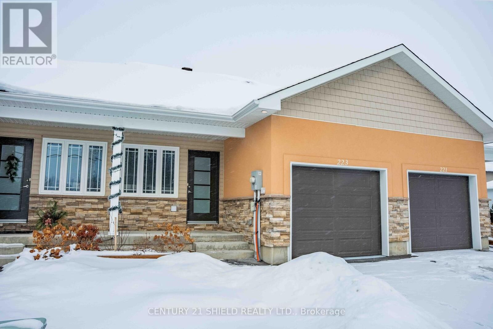 Photo de la propriété:  223 Third Street West  ON K6J 0B6 