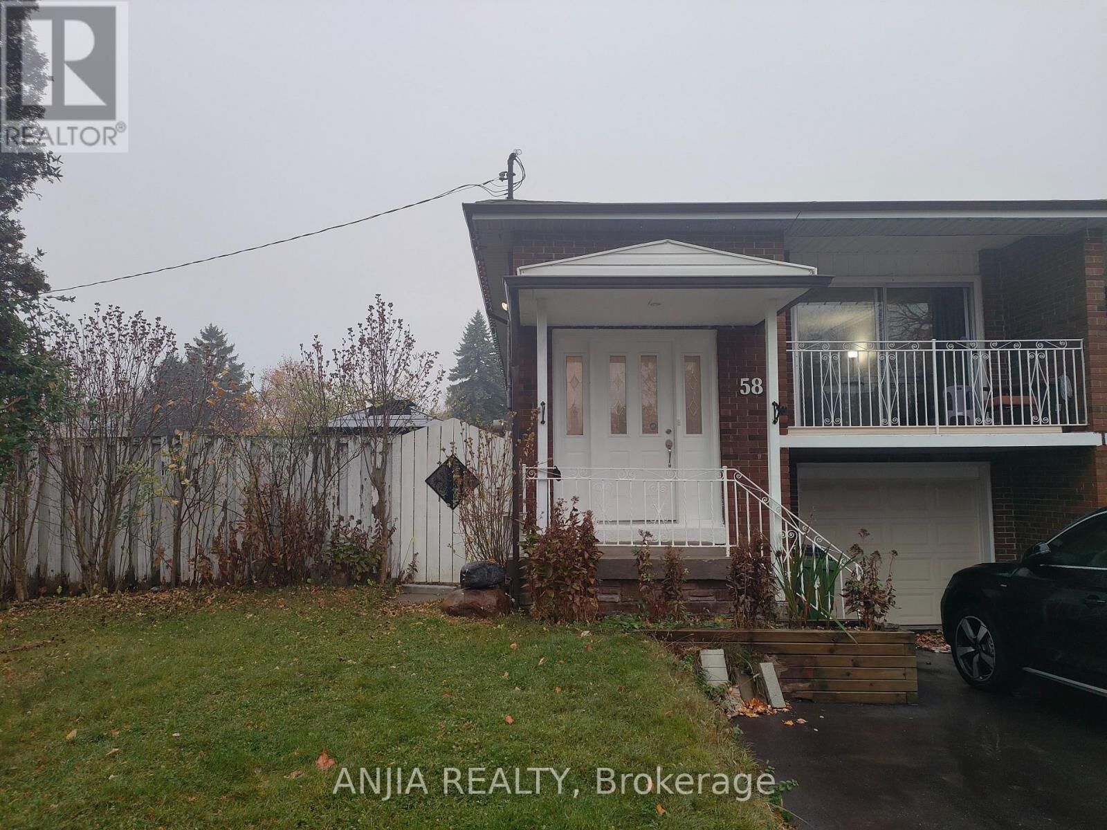 Property Photo:  58 Kitchener Road Main  ON M1E 2X5 