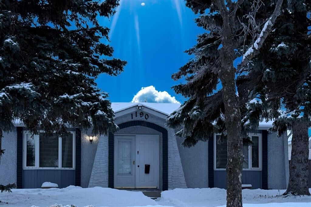 Property Photo: 1190 Chancellor Drive MB R3T 4H9