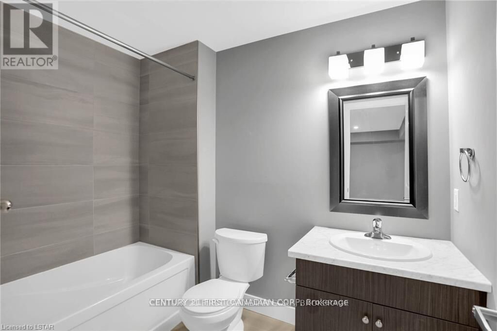 Property Photo:  1375 Whetherfield Street 18  ON N6H 0E5 