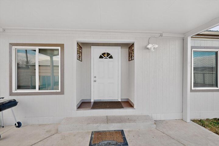 Property Photo: 1222 Maryann Street NM 87035