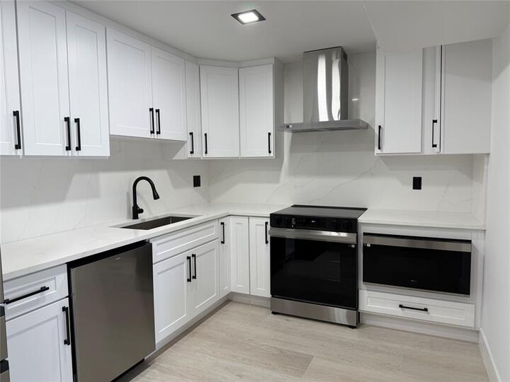 Property Photo:  3010 N Course Dr 207  FL 33069 