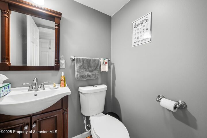 Property Photo:  205 S Valley Avenue  PA 18447 