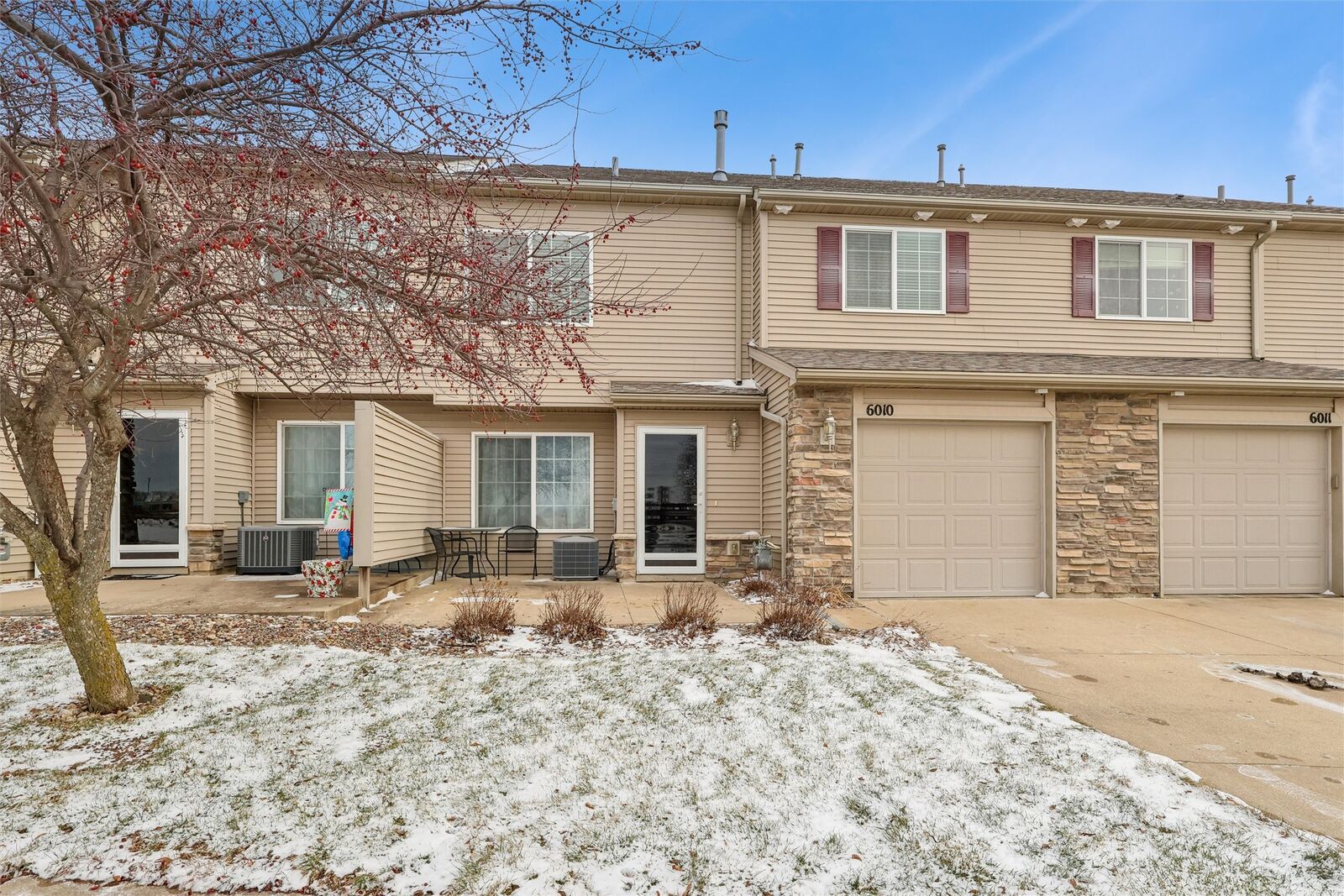 Property Photo:  601 Orchard Hills Drive 6010  IA 50211 