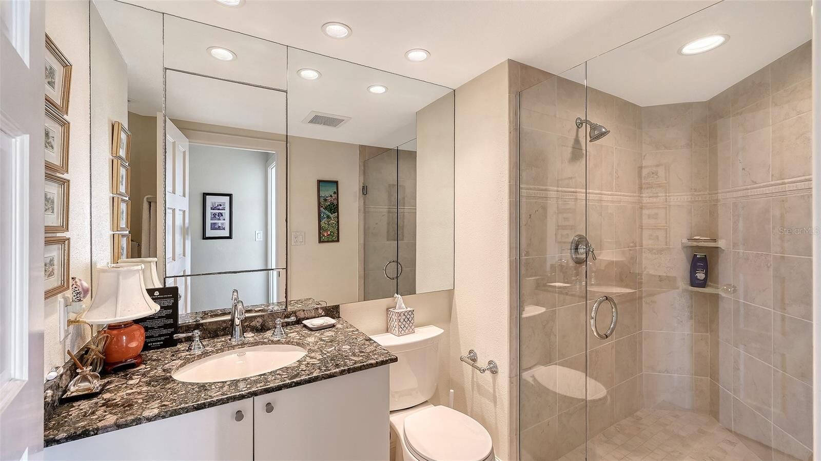 Property Photo: 2550 Harbourside Drive 324 FL 34228