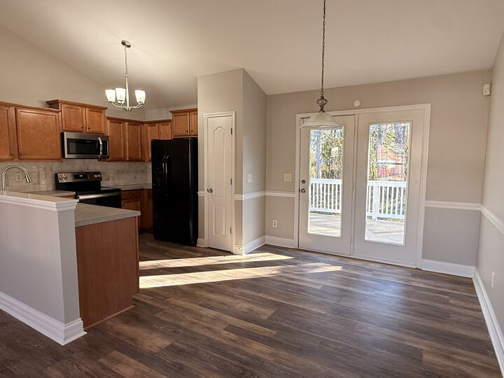 Property Photo:  1407 Sunray Dr  TN 37127 