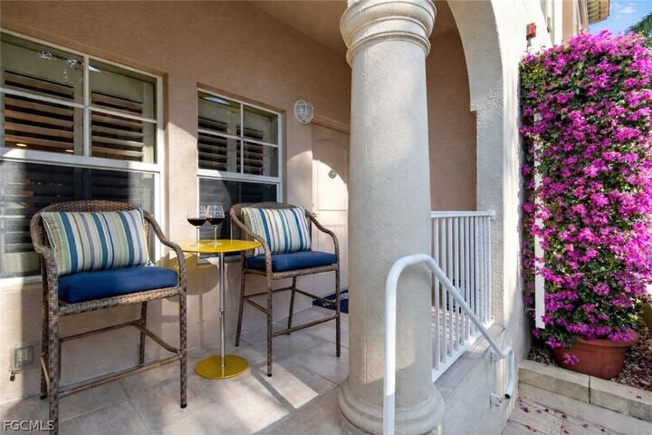 Property Photo:  2110 W 1st Street 101  FL 33901 