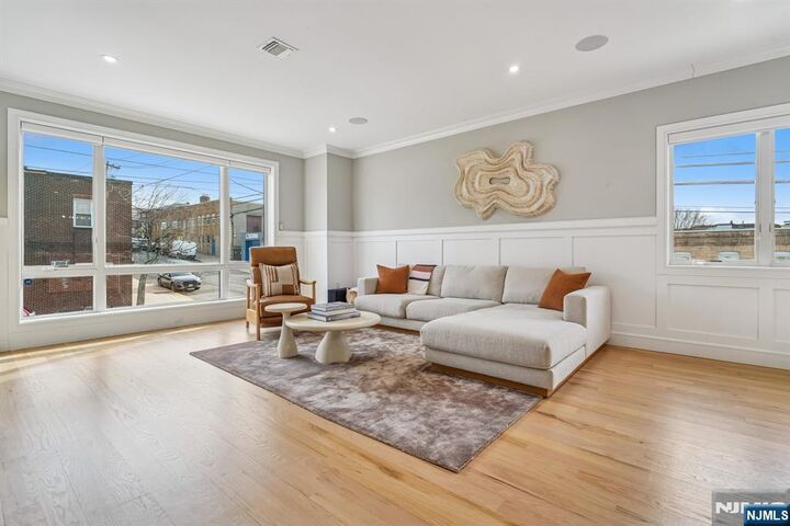 Property Photo:  305 8th Street 2  NJ 07022 