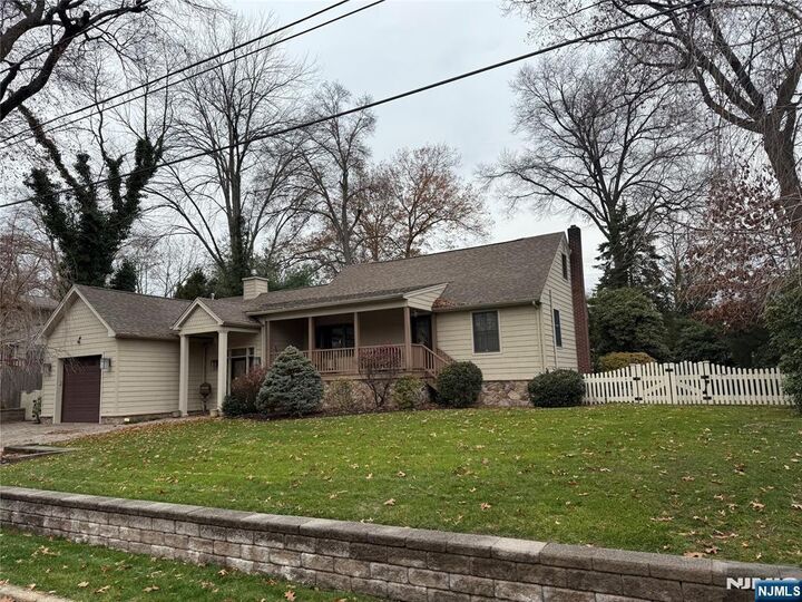 Property Photo:  460 Maple Avenue  NJ 07676 