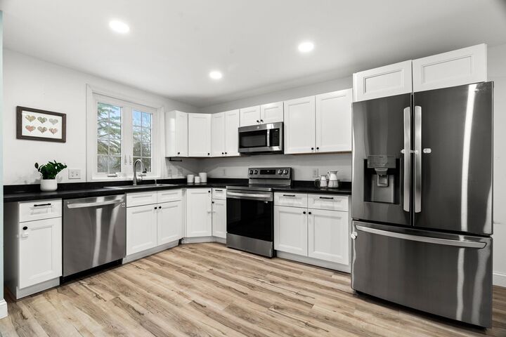 Property Photo: 1465 Hooksett Road NH 03106