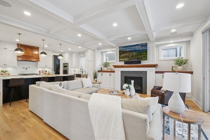 Property Photo:  4727 York Avenue S  MN 55410 