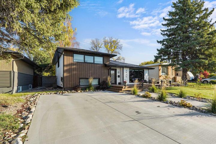 Property Photo:  1911 19 Avenue S  AB T1K 1E3 