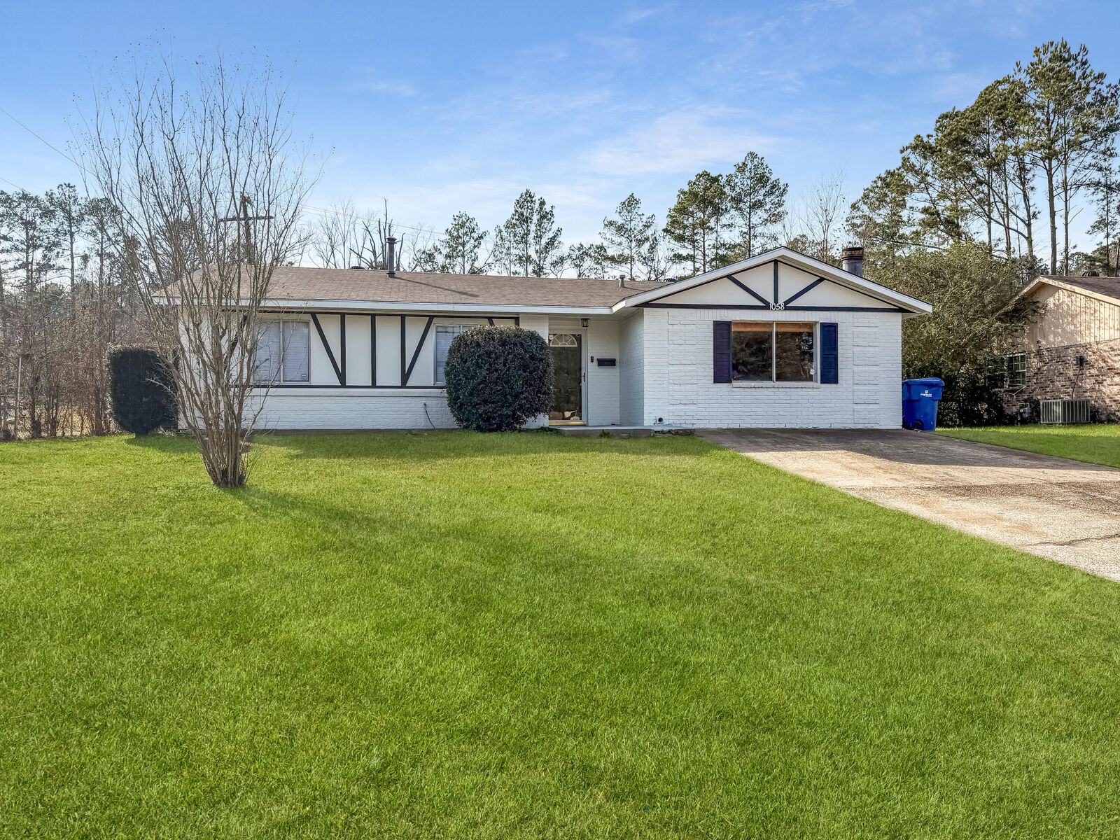 Property Photo:  1058 Westwood Dr  LA 71446 