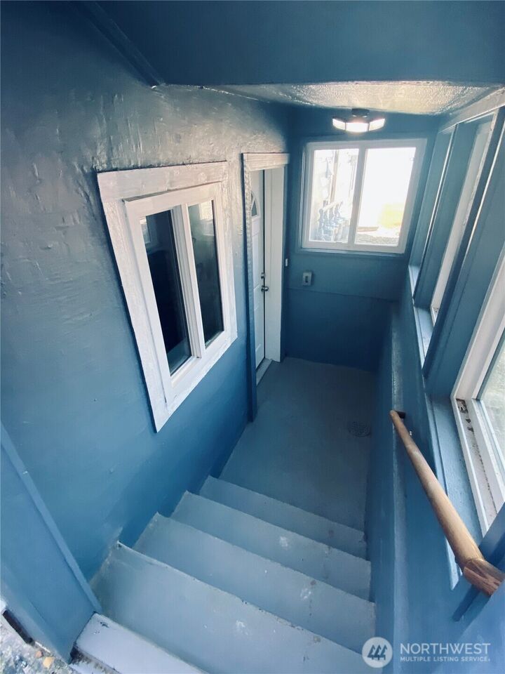 Property Photo:  3405  Rockefeller Avenue C  WA 98201 