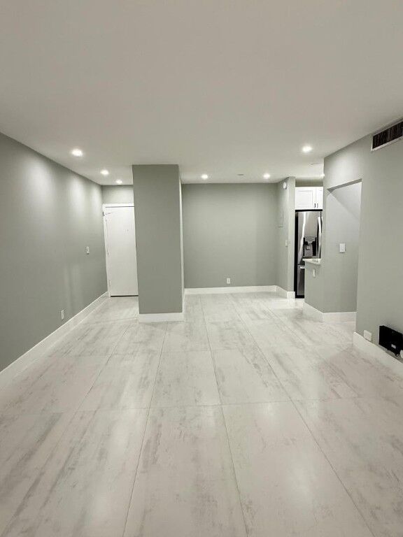 Property Photo:  2191 NE 68th Street 403  FL 33308 